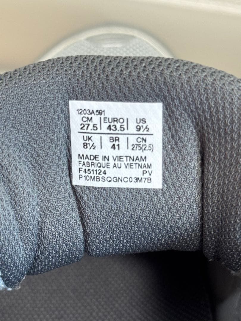 靴 ASICS GEL-KINETIC FLUENT 27.5cm