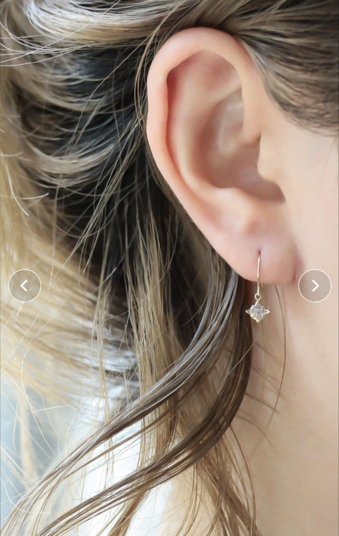 K10 ロイヤルブルームーンストーン フラワー フックピアス ノワールド