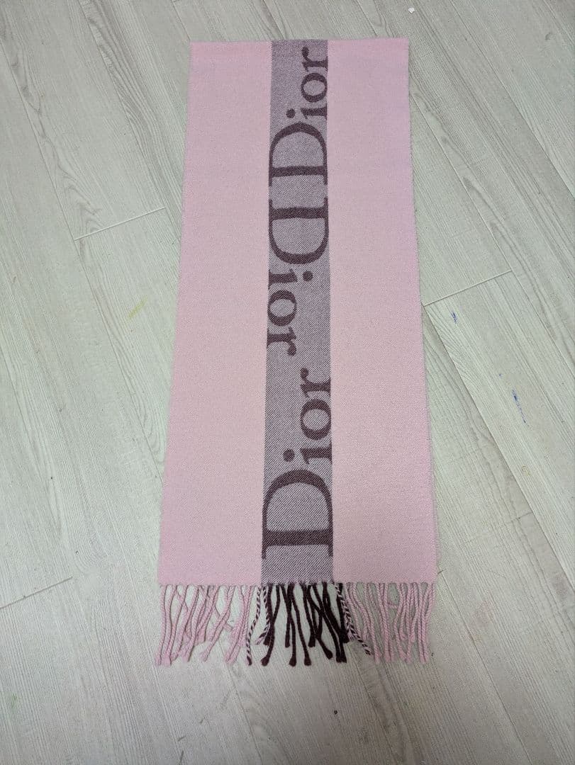 数回使った暖かいChristian Dior ピンク ロゴ マフラー Christian Dior（クリスチャン・ディオール） ストール スヌード
