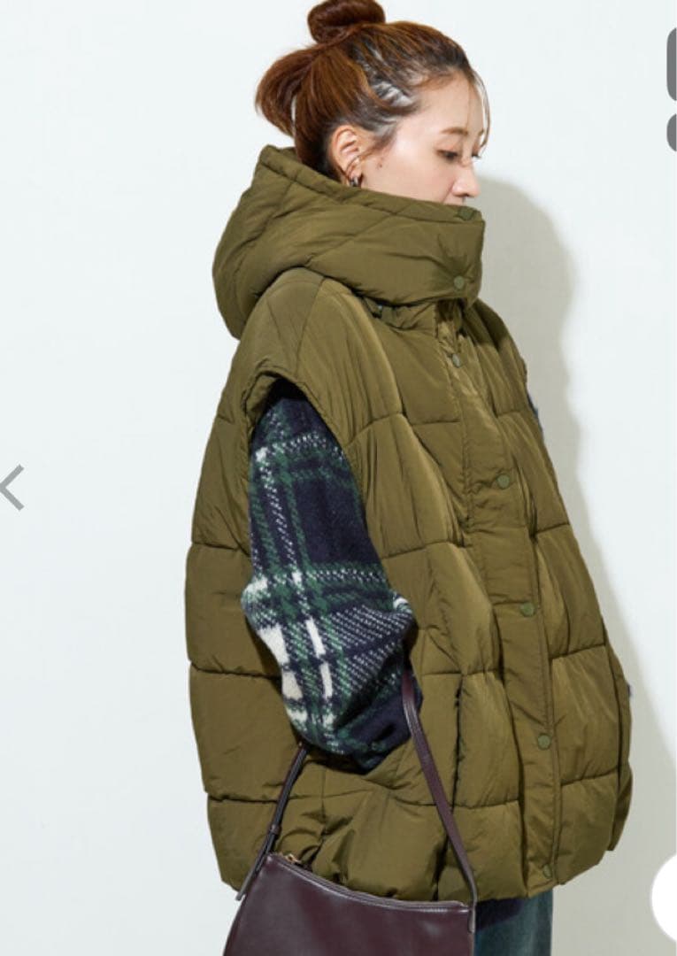 新品未使用　フード付きダウンベスト カーキ オリーブ 中古・古着通販】X-LARGE (エクストララージ) ダウンベスト オリーブ