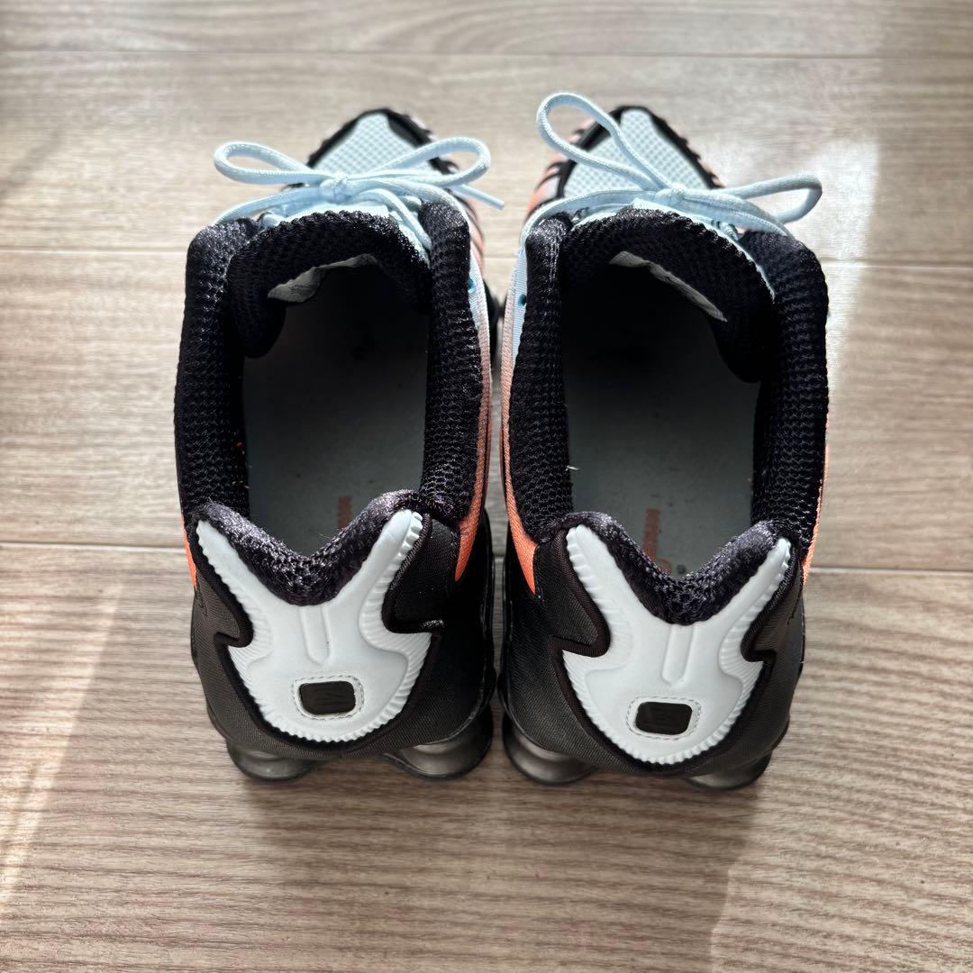 Nike Shox ホワイト/オレンジ/ブラック - メルカリ