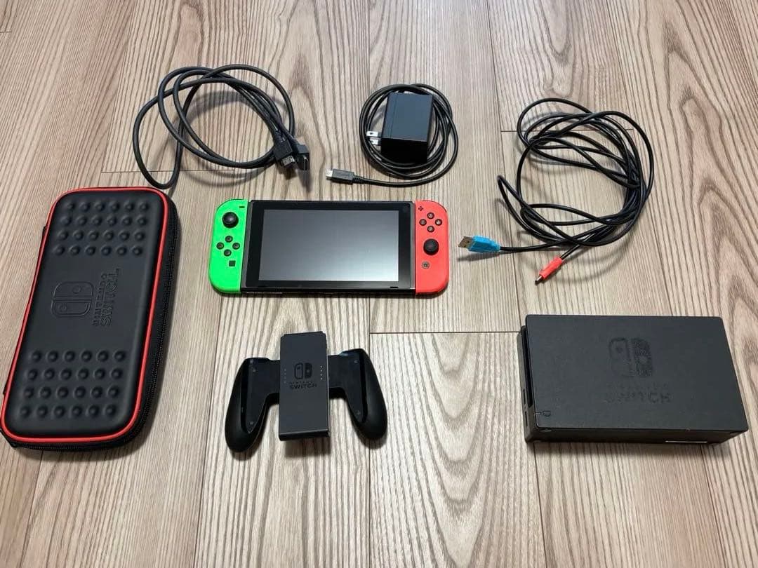 Nintendo Switch 本体 ケース付き　※動作確認済み Amazon.co.jp: 【任天堂純正品】Nintendo Switch キャリングケース