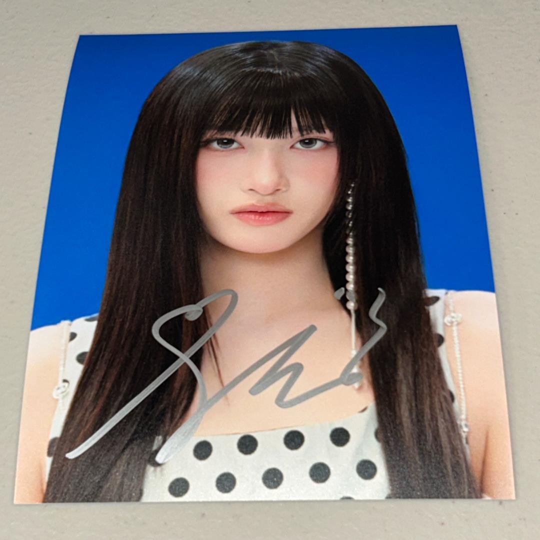 IVE イソ 直筆サイン 2Lサイズ スチール写真 - メルカリ