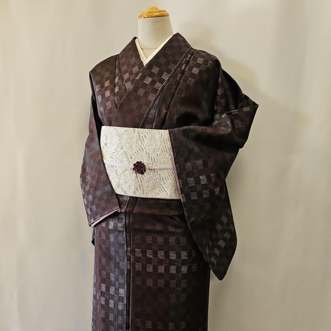 紬☆さが美謹製☆市松模様☆仕付け付き☆正絹☆とても美品な逸品 しつけ付き 証紙付き 大島紬 正絹 市松模様 美品！！！ - メルカリ