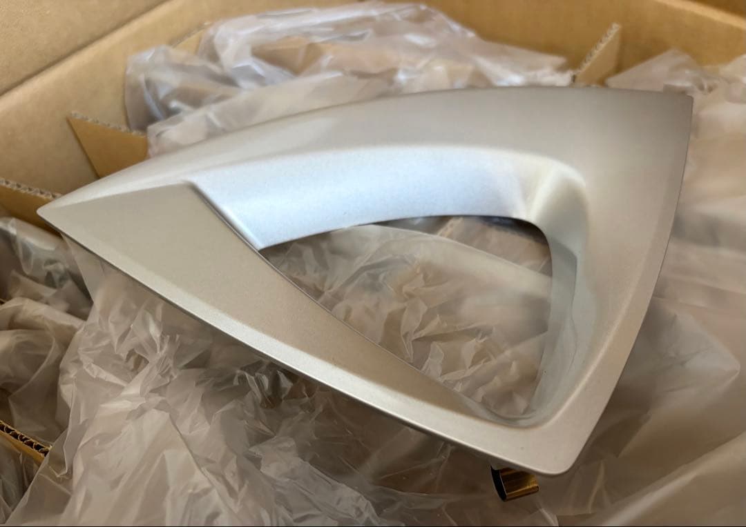 【新品】TOYOTA トヨタ純正 プリウス ホイール アクセントピース 50系 プリウス 50系 前期：純正 ホイールアクセントピース20個（1台分