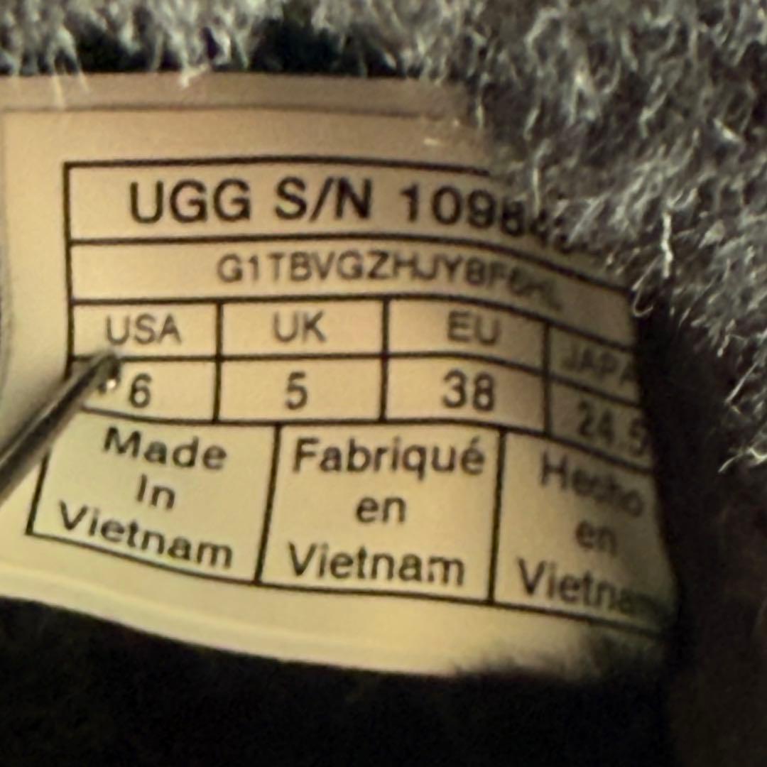 超美品　UGG バックストラップ サンダル ブラック ファー 羊毛 24.5cm