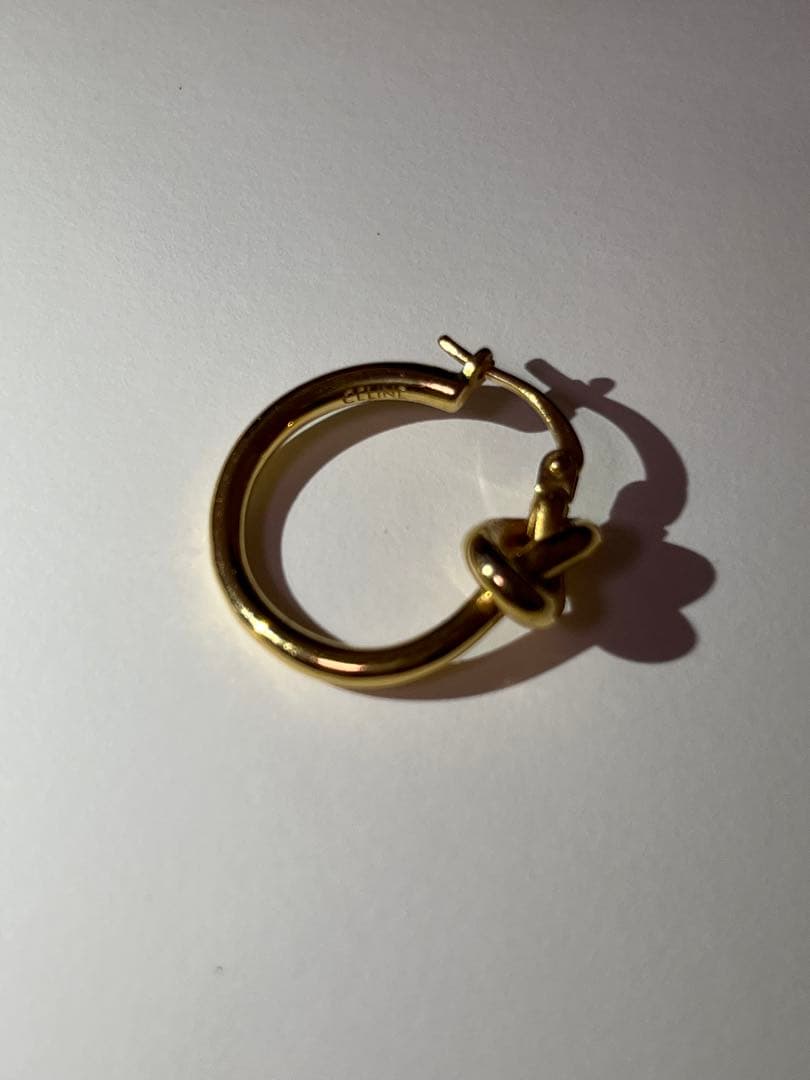 CELINE ノット スモールフープ / ゴールド 片耳のみ - メルカリ