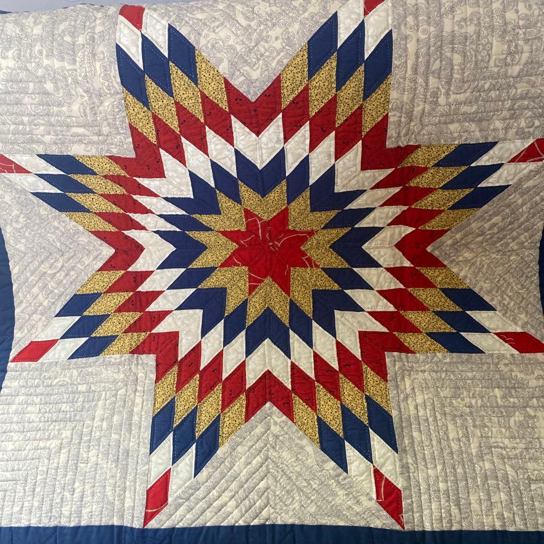 大型パッチワーク ハンドメイド 星形キルト 青 赤 金 - メルカリ