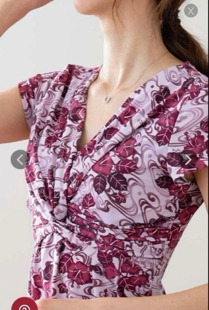 美品 9号 kayme ケイミー 紅ハイビスカス ツイストワンピ 花柄 ピンク