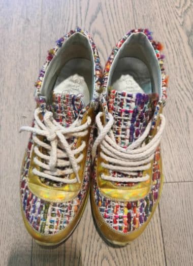 Chanel マルチカラースニーカー - メルカリ