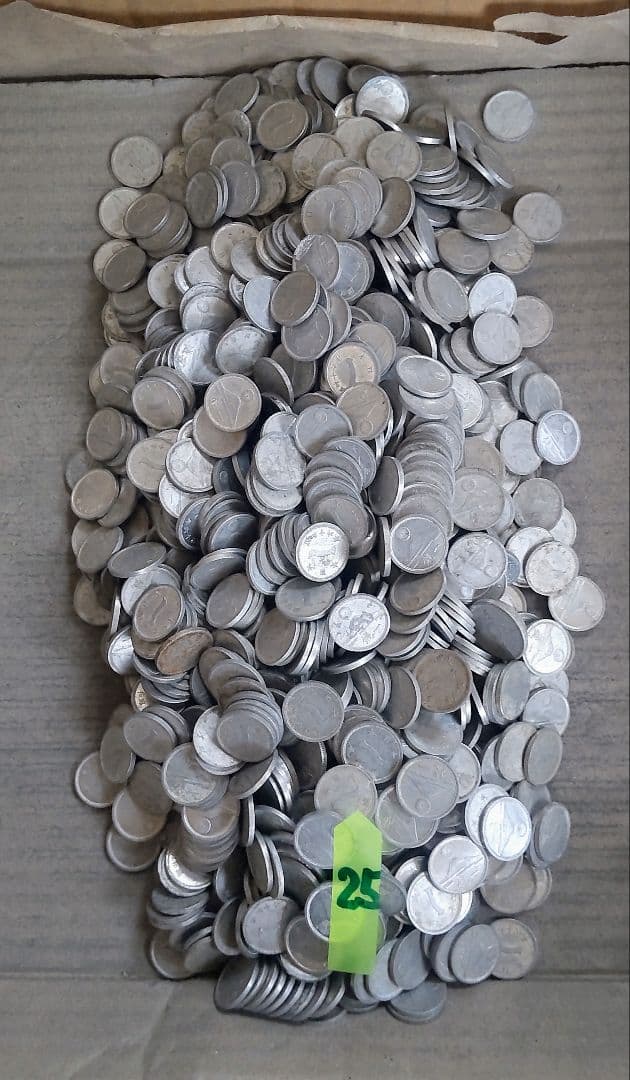 大切に保管していました』カラス一銭（八咫烏図柄）約250枚：アルミ貨