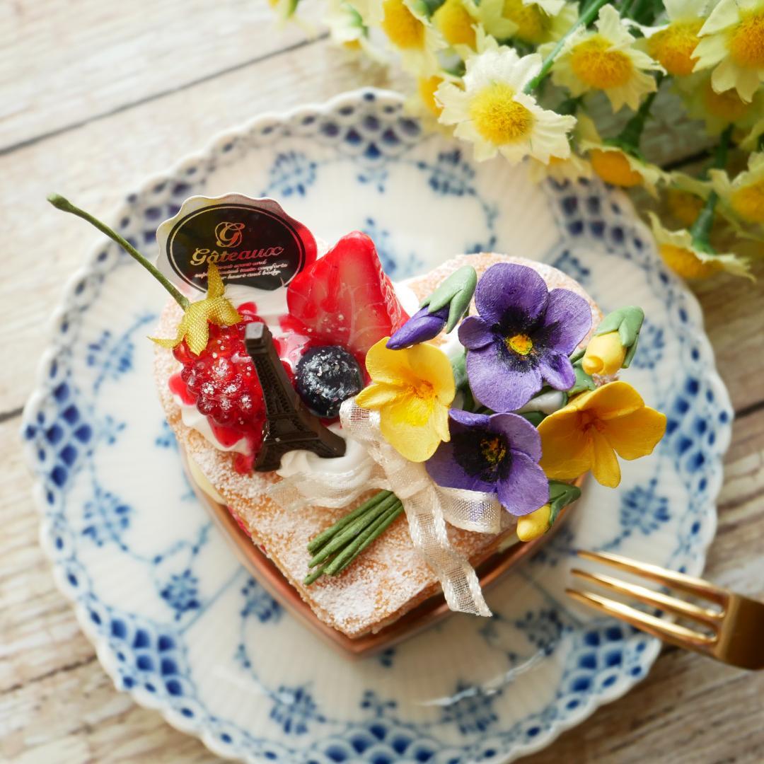 ひび様】フェイクスイーツ◇ハート型♡パリパリ♬苺のミルフィーユ