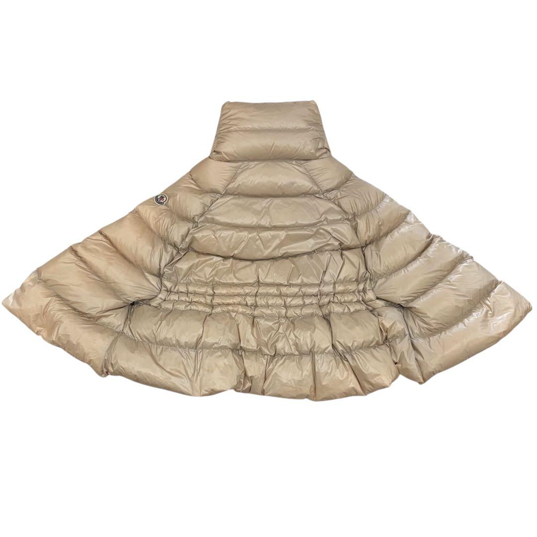 MONCLER ポンチョ ダウンジャケット ケープコート アイボリー O - メルカリ
