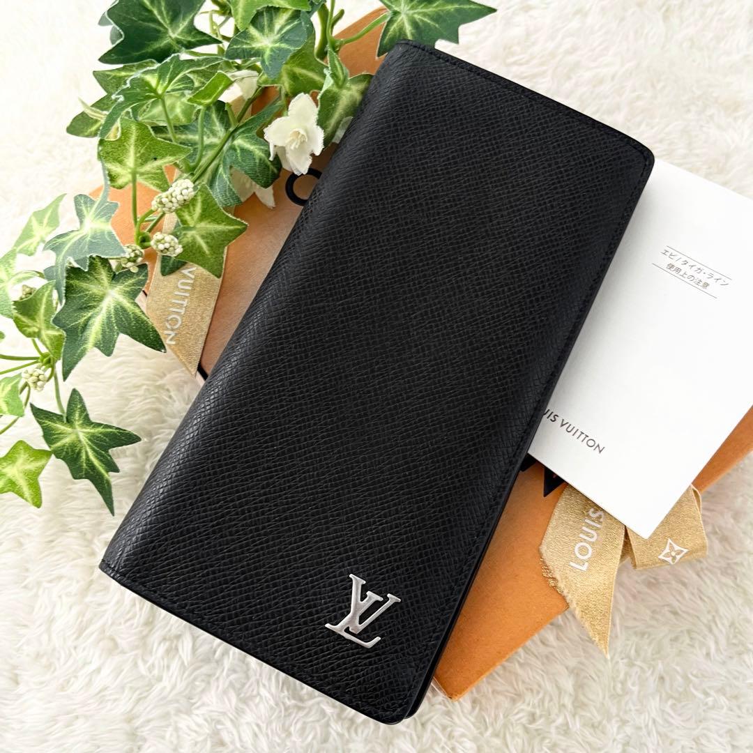 極美品 ルイヴィトン タイガ シルバーロゴLV金具 ポルトフォイユ