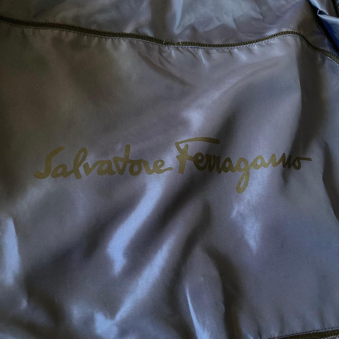 フェラガモ ネイビー パッカブル レインコート ベルト付きステンカラー