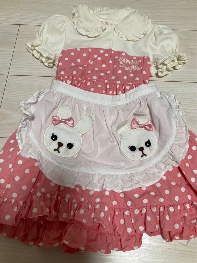 シャーリーテンプル うさぎ エプロン ワンピース 100 - メルカリ