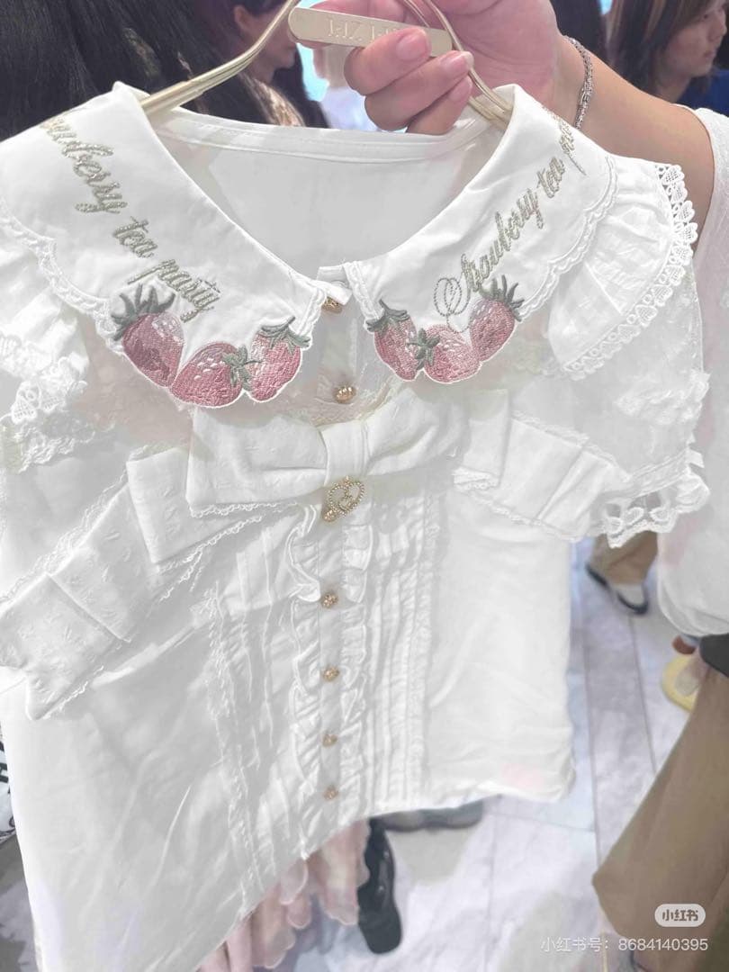 ストロベリー刺繍ブラウス 白　lizlisa 3673_thumbnail.jpg