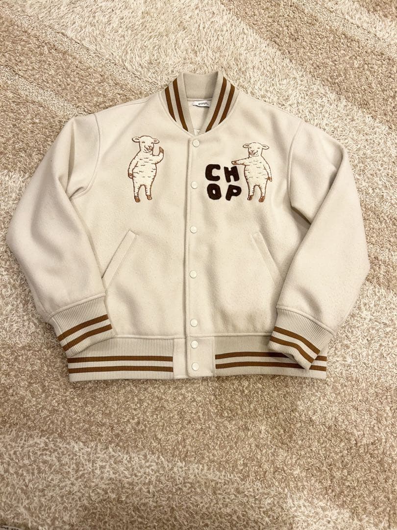 グラニフ　ラムチョップ　スタジアムジャンパー　スタジャン　スカジャン　アイボリー スタッフ コーディネート詳細｜17(じゅな)( -)｜グラニフ(graniph)公式