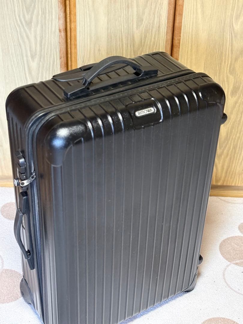 りょうページ　RIMOWA 大型ブラックキャリーケース TSAロック付き リモワ RIMOWA スーツケース キャリーケース 831.63.12.5 SALSA DELUXE