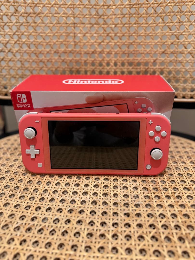 Nintendo Switch Lite 本体 コーラル (箱付) Nintendo Switch Lite - Animal Crossing: New Horizons Handheld