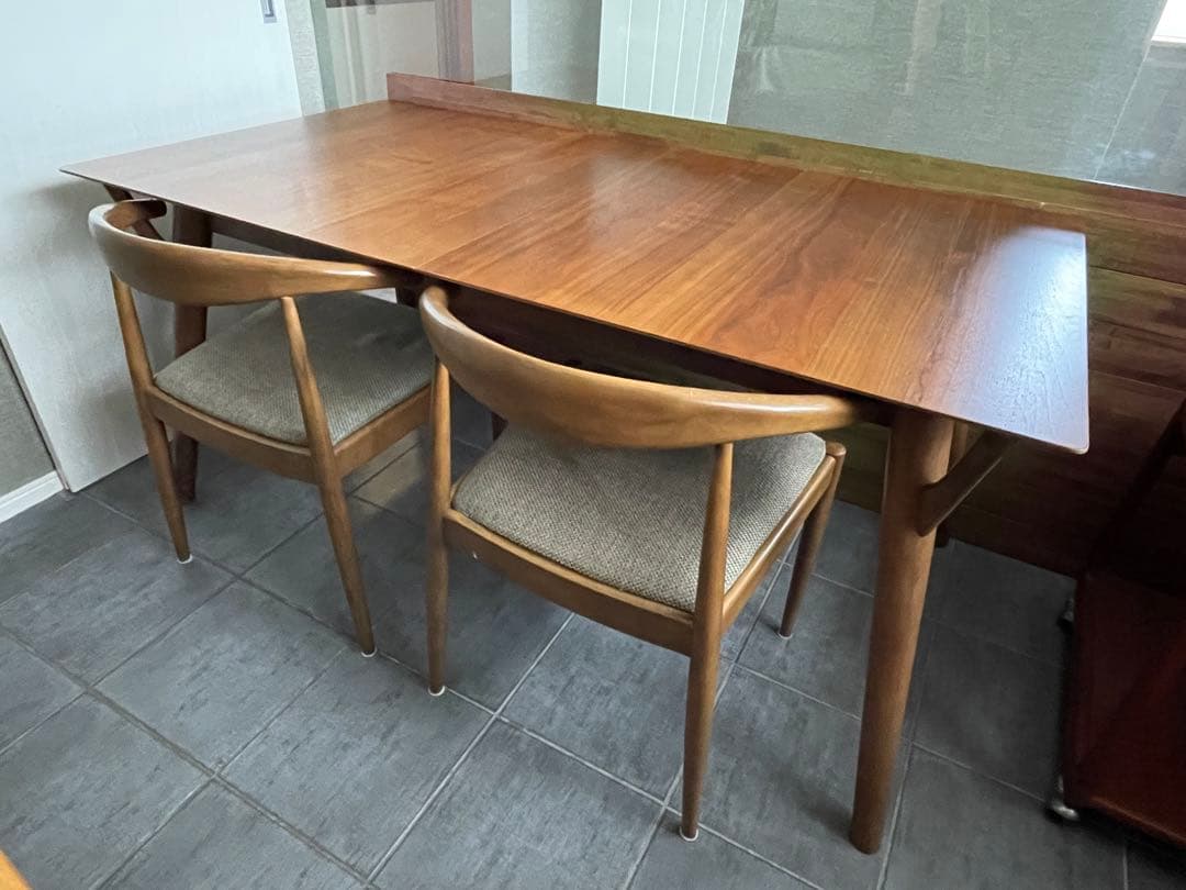 □ウォールナット/天然木/無垢材 ダイニングテーブル伸長式□ニトリ