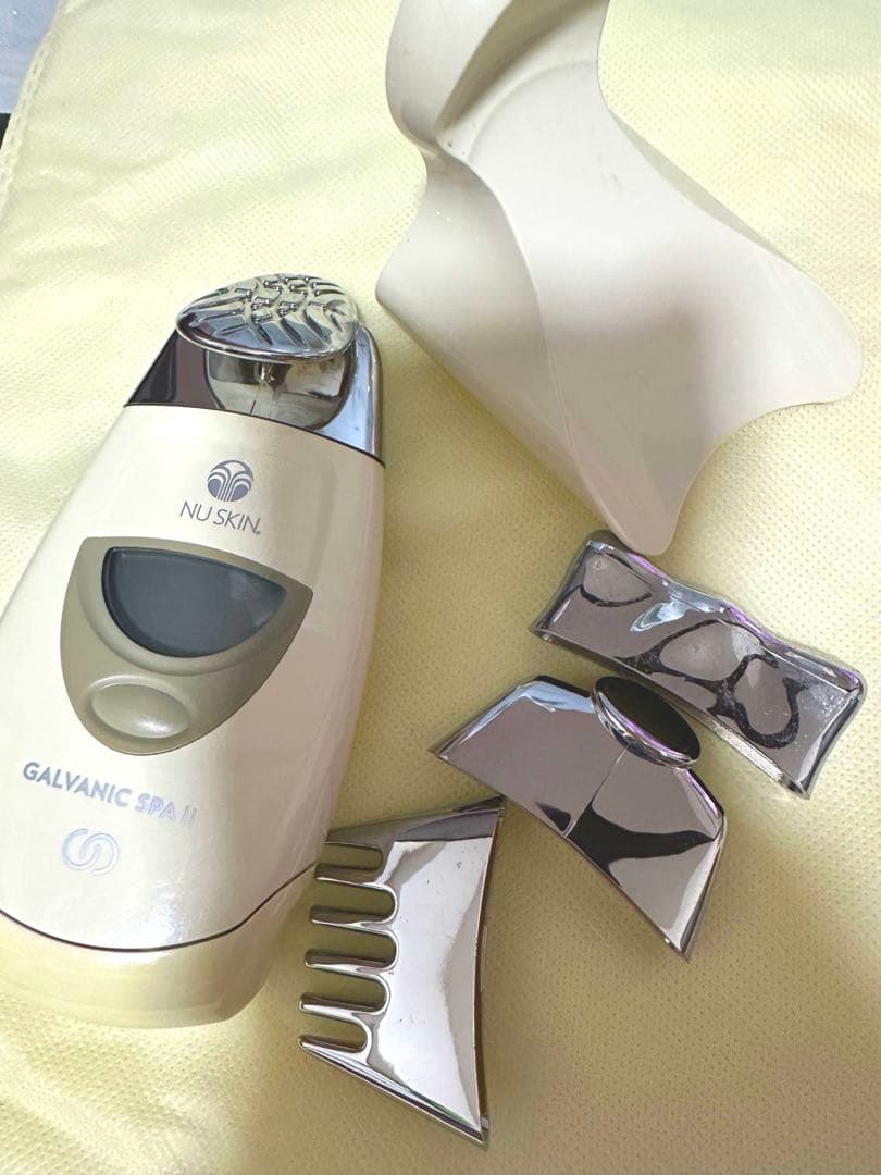 NU SKIN GALVANIC SPA 美顔器 - メルカリ