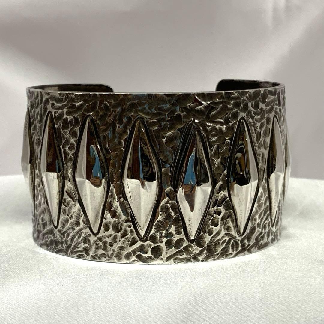 Ronnie Willie Navajo ロニー・ウィリー ナバホ バングル Ronnie Willie Navajo ロニー・ウィリー ナバホ バングル - メルカリ