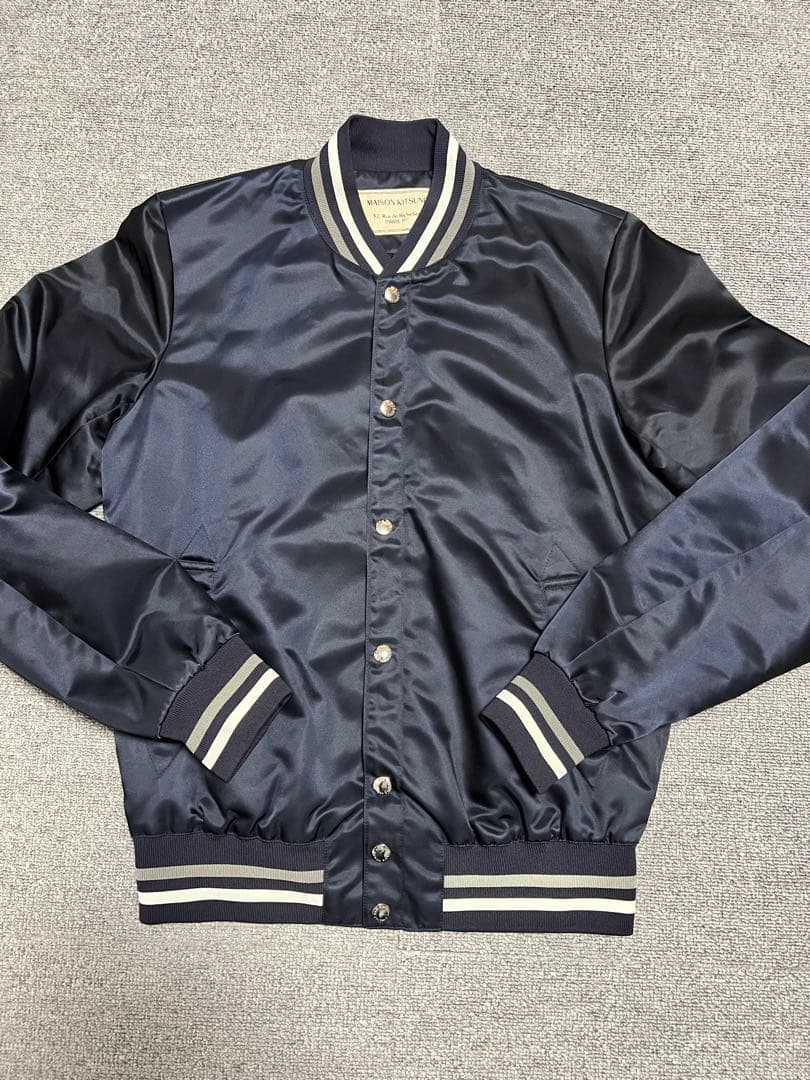 MAISON KITSUNE メゾンキツネ スタジャン テディ - メルカリ