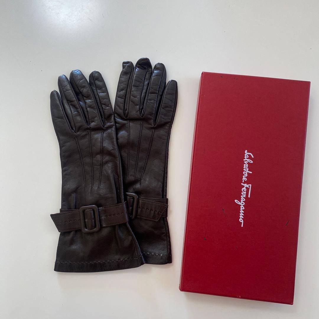 美品　フェラガモ　レザーグローブ　革手袋　ダークブラウン　シルク裏地　サイズ7 美品 フェラガモ レザーグローブ 革手袋 ダークブラウン シルク裏地