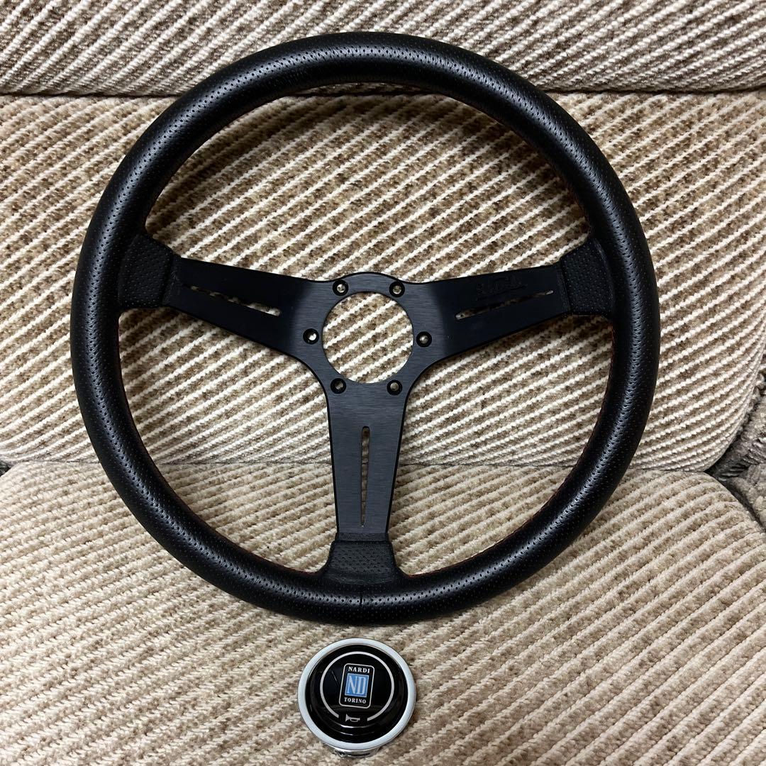 ナルディステアリング パンチングレザー レッドステッチ ディープコーンFET美品 NARDI スポーツタイプラリー 330ミリ パンチングレザー/レッドステッチ