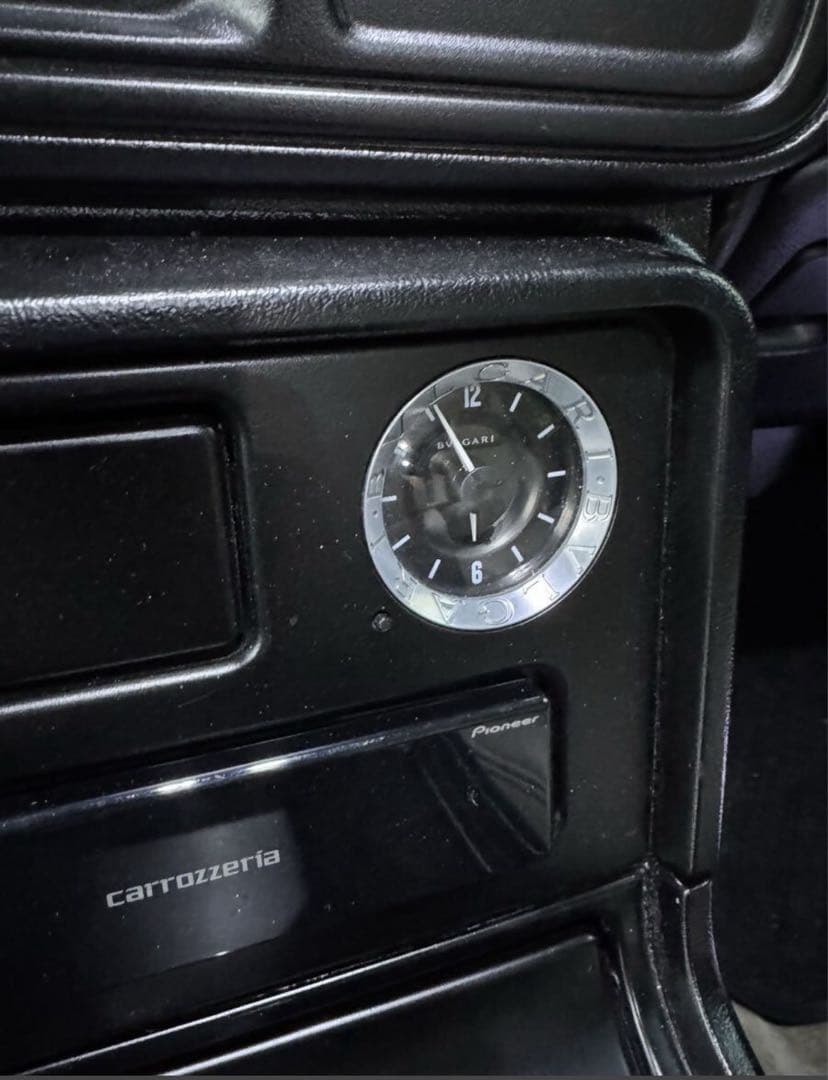 エスカレードESV 2004 ブルガリ時計ブルーLED 新作入荷。本当は肉眼で見て欲しい！絶妙すぎるブルーカラー「ブルガリ