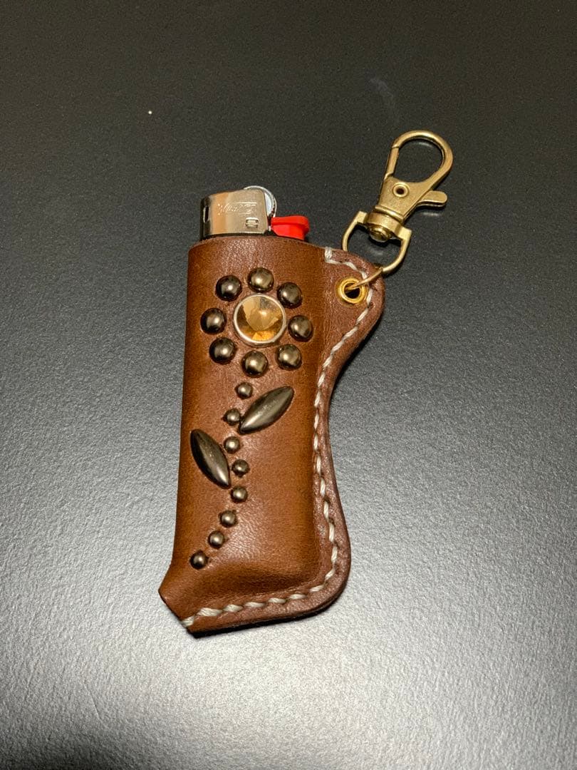 レザーライターケーススタッズ付きキーホルダーhtc CALEE schott