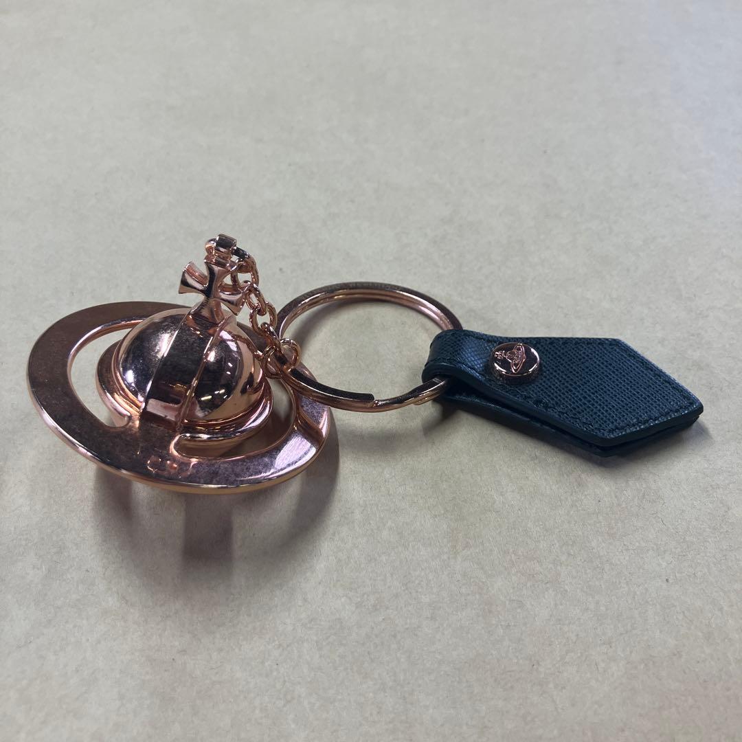 ヴィヴィアンウエストウッド 3D立体オーブ キーホルダー ピンク