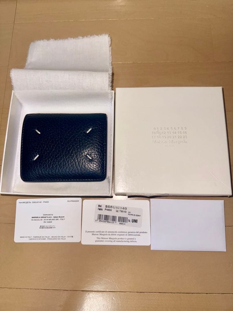 ✴︎美品✴︎Maison Margiela マルジェラ 二つ折り財布 箱付き 正規品 Maison Margiela（メゾンマルジェラ） 財布 二つ折り財布 FOUR