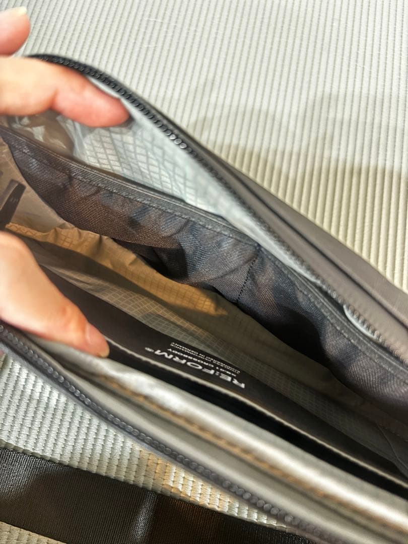 新品】XB:01 CROSSBODY 3L RE:FORM - メルカリ