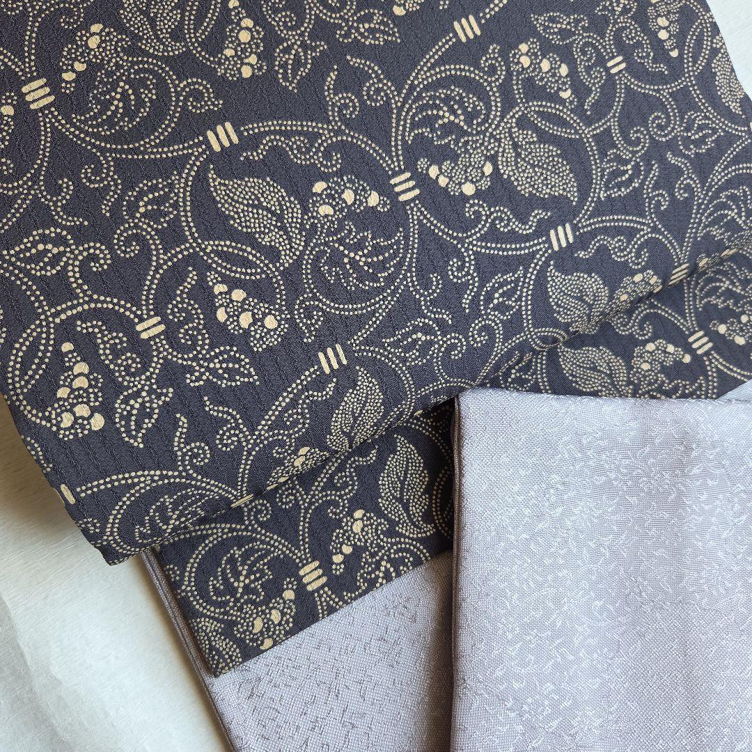 作家物 品のあるシルバーグレー 地紋が美しい雪輪柄の江戸小紋 - メルカリ