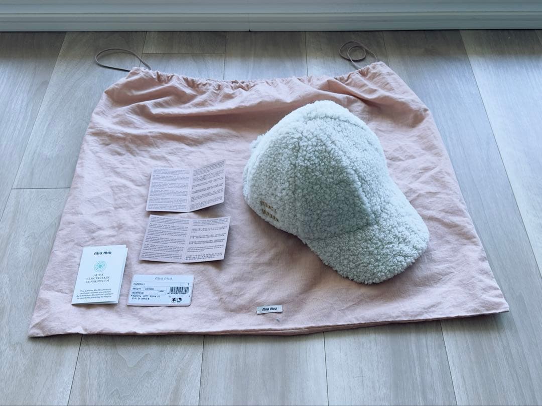⭐︎未使用⭐︎ miumiu エコシアリングキャップ d*c様 11/7〜9限定 ⭐︎完全未使用⭐︎ miumiu エコシアリングキャ