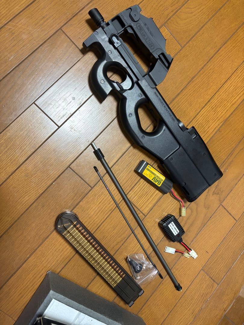 P90 電動ガン マガジン付き P-90プラス【電動ガンプラス】 - 電動ガン スタンダードタイプ | 東京