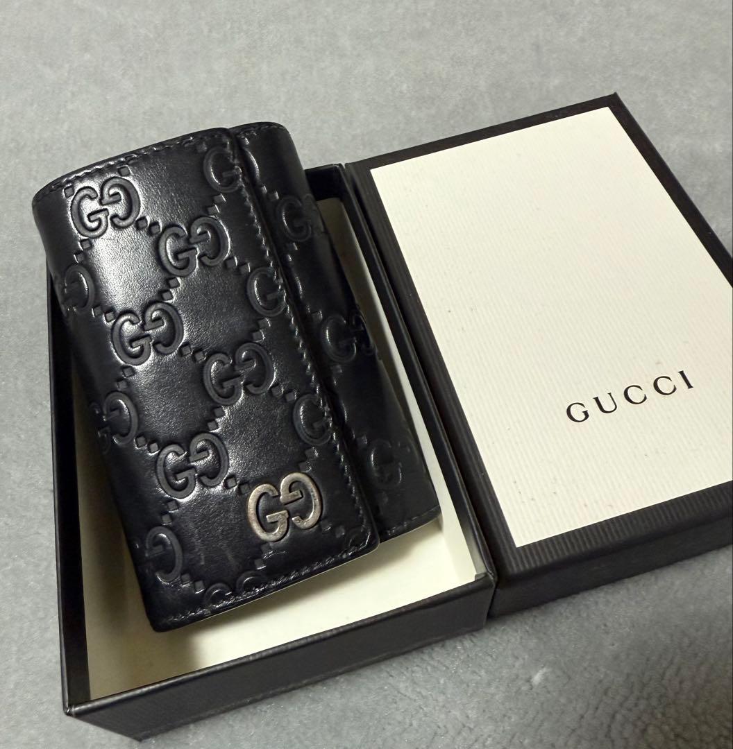 GUCCI ブラックレザー キーケース - メルカリ