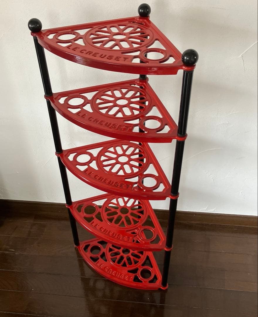 ル・クルーゼ　ポットスタンド　チェリー 美品】ル・クルーゼ ポットスタンド チェリーレッド - メルカリ