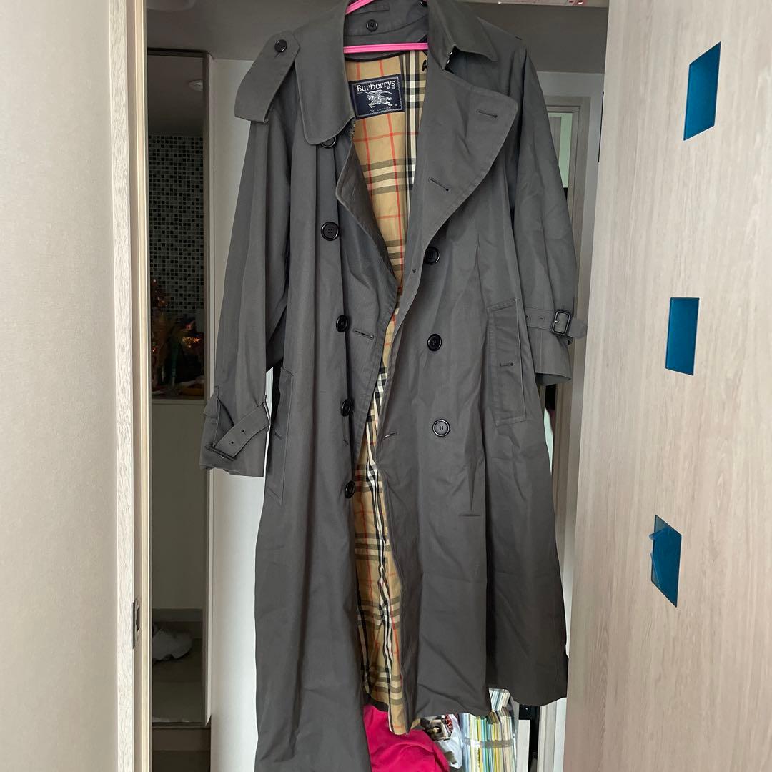 BURBERRY ナイロンコート　メンズ　グレー　ベルトなし BURBERRY（トレンチコート ・ グレー/灰色系）のフリマアイテム一覧