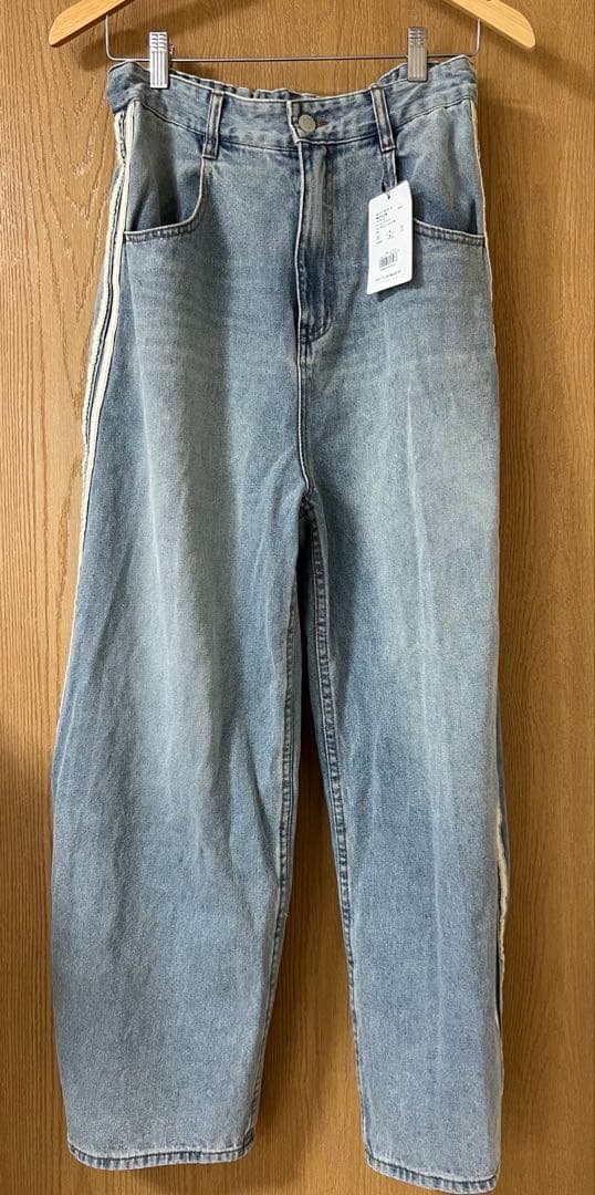 ニコアンド新品タグ付き　ラインデニムパンツ 2026年最新】ラインデニムパンツ ニコアンドの人気アイテム - メルカリ