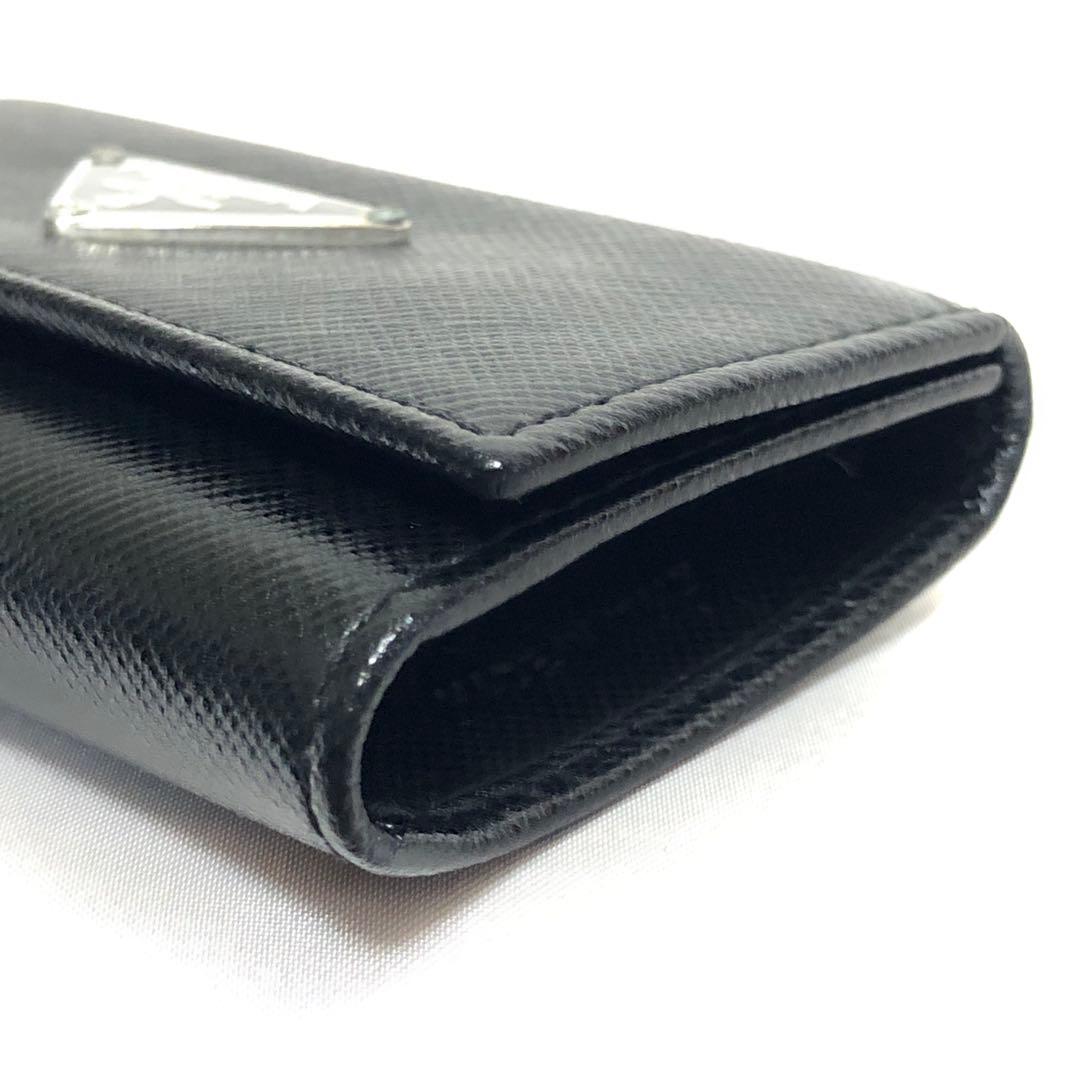 未使用級 プラダ キーケース 三角ロゴ サフィアーノレザー 黒 安心のG
