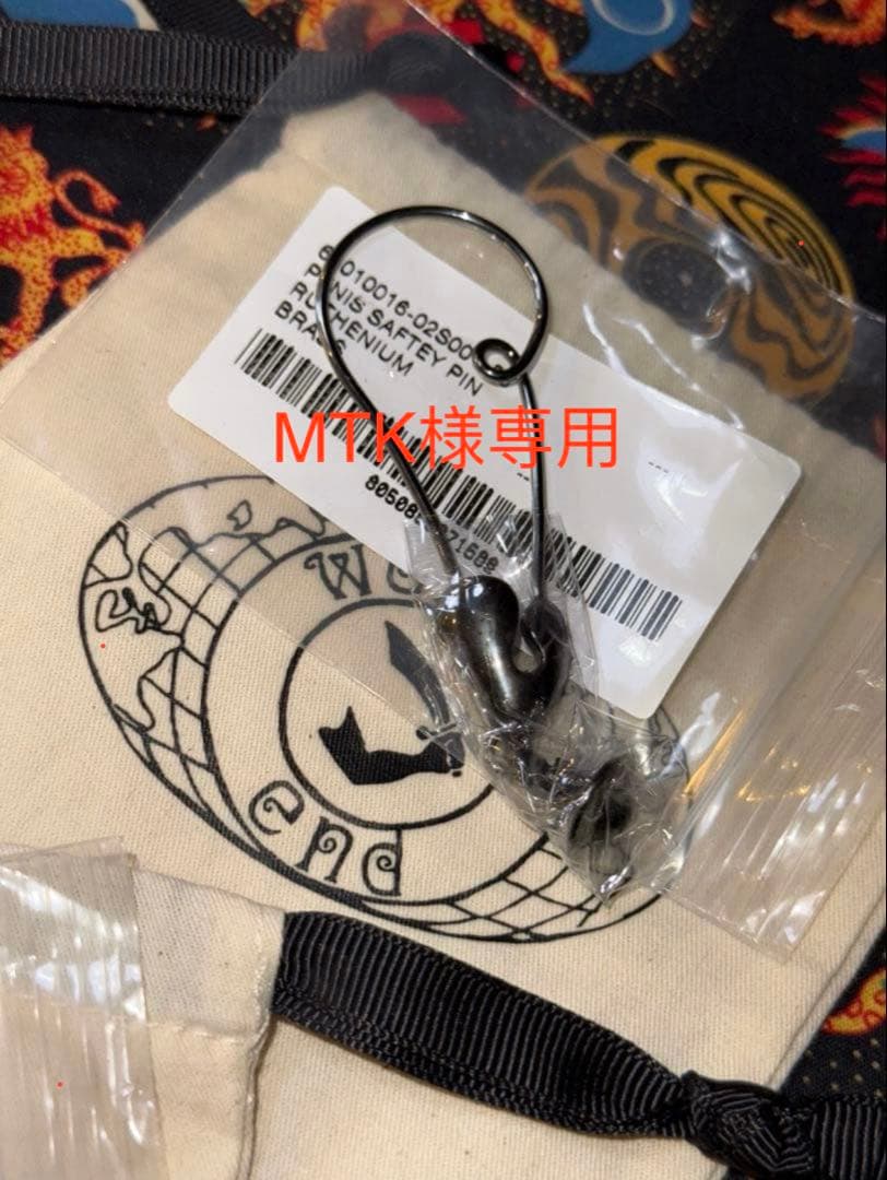 ヴィヴィアンウエストウット Safety Penis Pins安全ピン - メルカリ