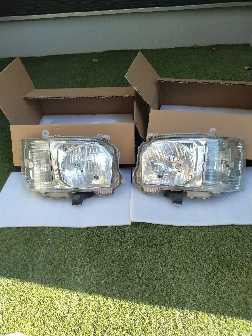 ハイエース　純正ヘッドライト4型以降 ハイエース 200系 4型 5型 6型 7型 8型 純正タイプLEDヘッドライト