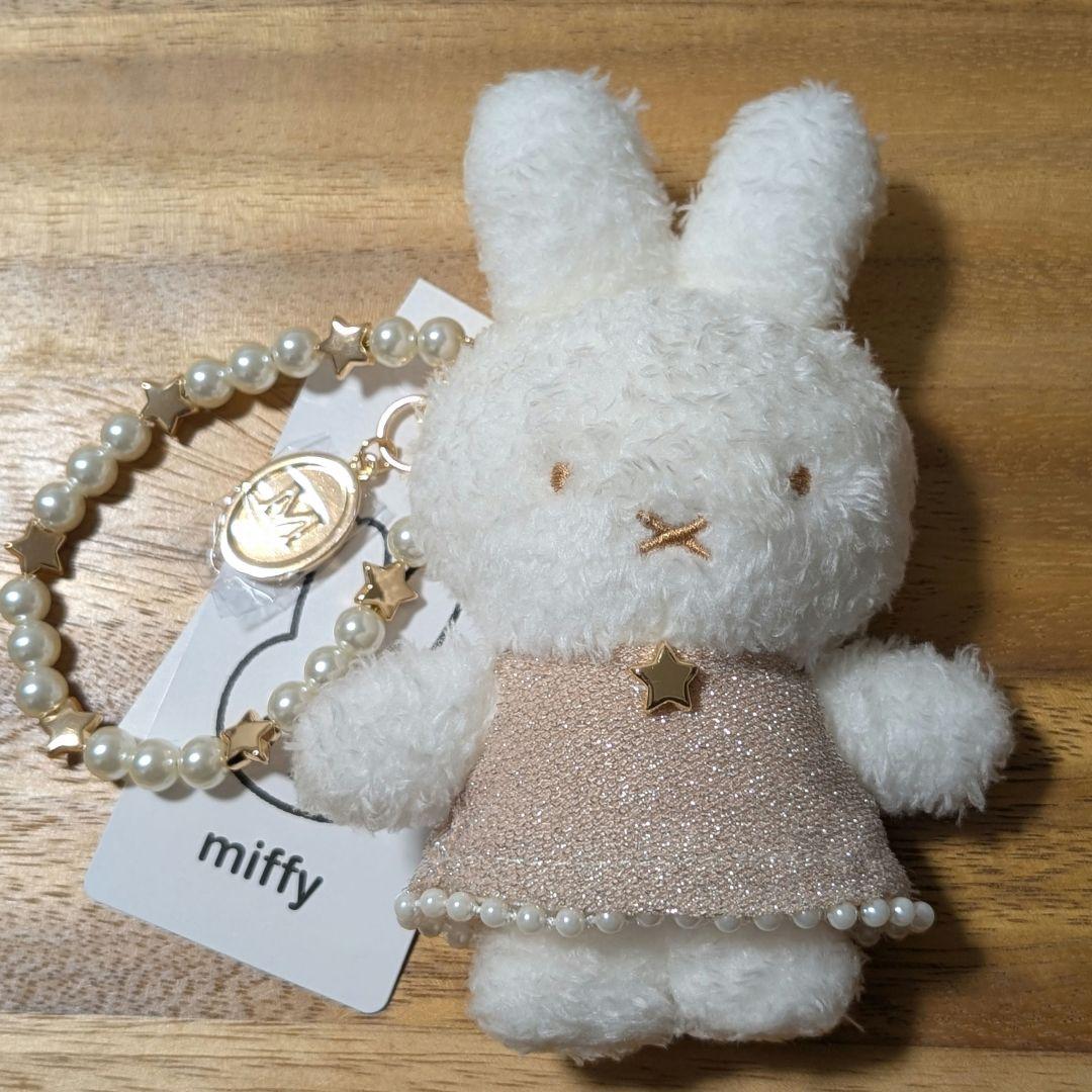 MIIA ミッフィー 原宿限定 シャイニーバッグチャーム - メルカリ