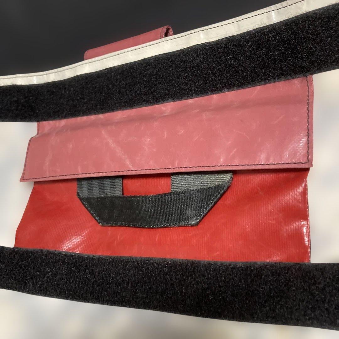 FREITAG メッセンジャーバッグ 赤/白 JOE ショルダーパッド付き