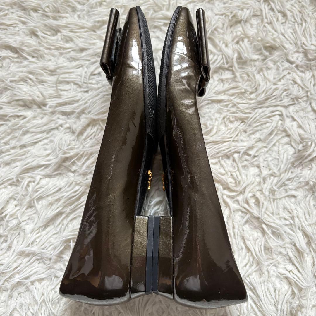 美品　PRADA リボンパンプス　パテントレザー　ダークカーキ　22.5cm