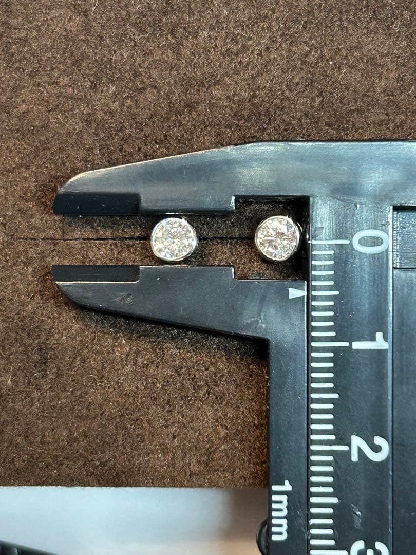 一粒ダイヤ 天然ダイヤ 0.517ct プラチナ フクリンピアス Pt900