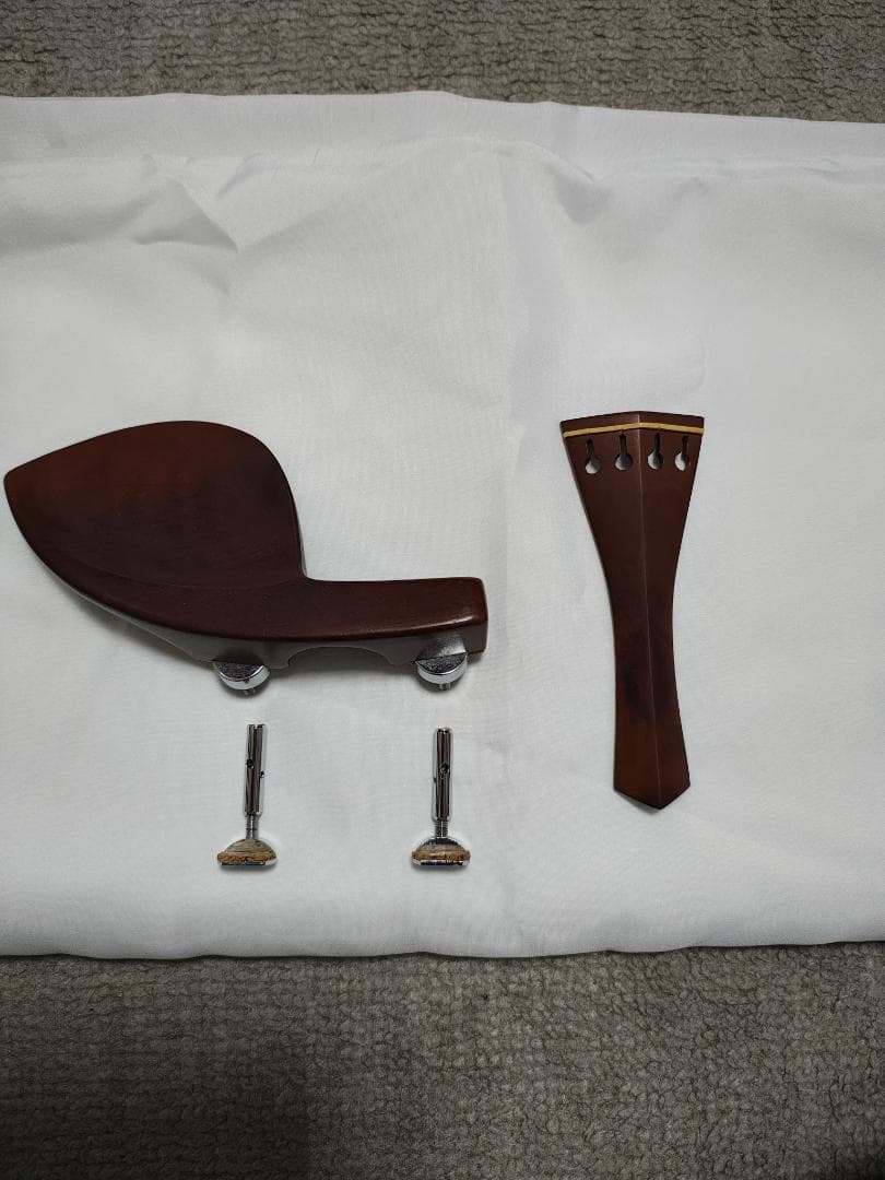 最高級柘植 イタリア製 テールピース 顎当てセット 弦楽器】パーツで演奏感・音色が変わる！バイオリンパーツご紹介